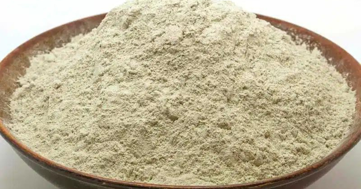 Bentonite clay for colon cleansing - featured